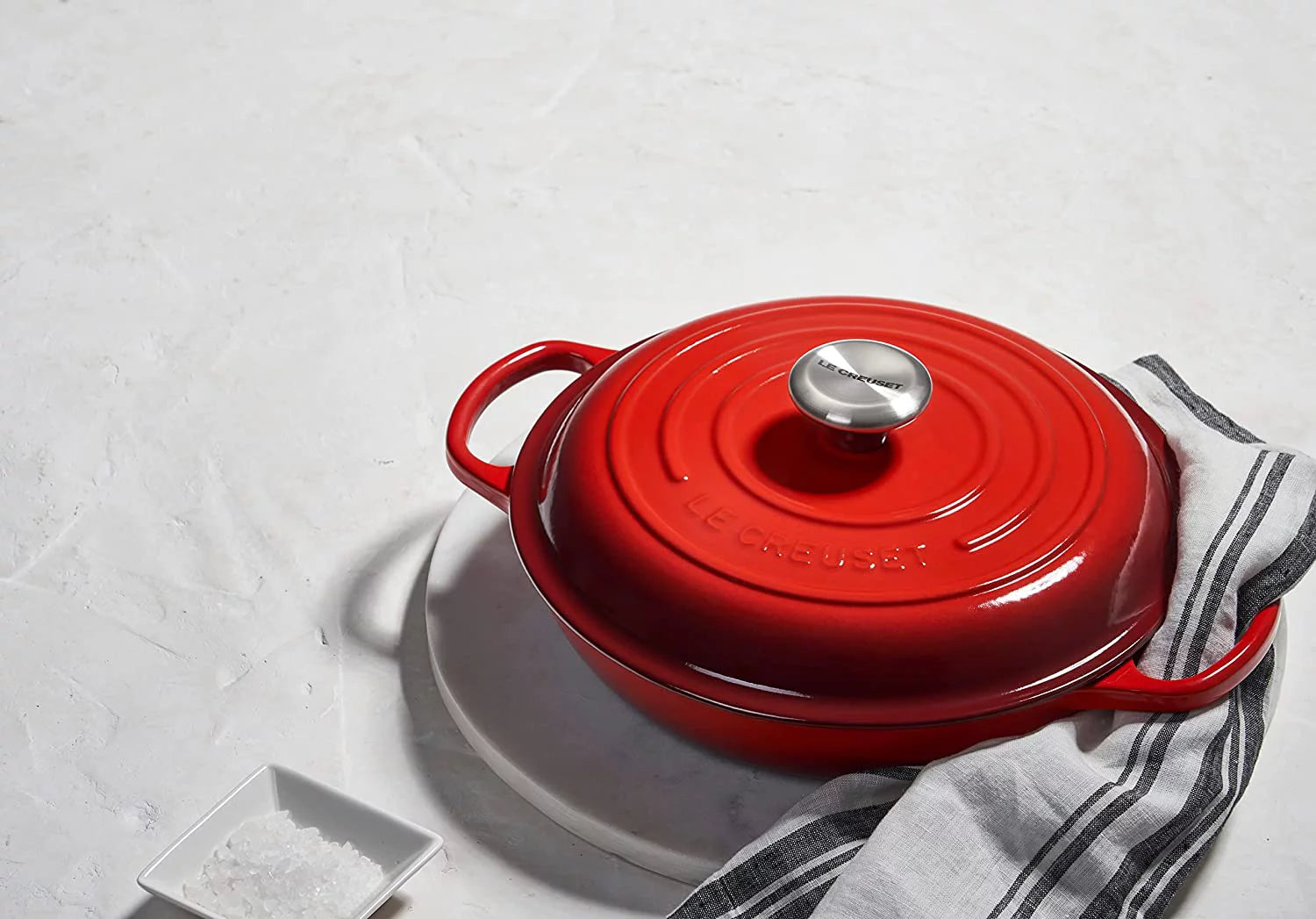 2.25 qt Enameled Cast Iron Braiser E304