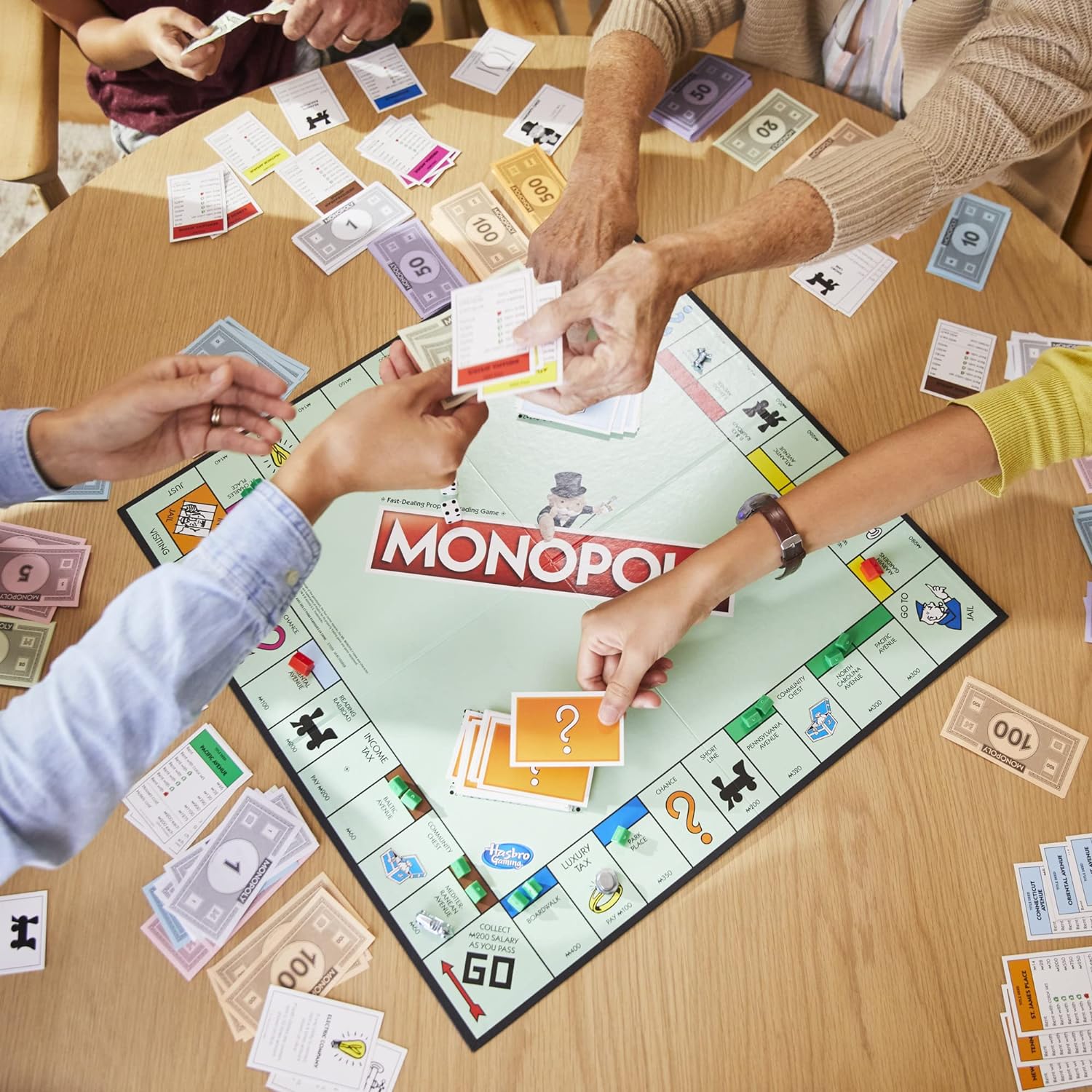 Board Game for 2 to 6 Players, includes 8 Tokens J19856