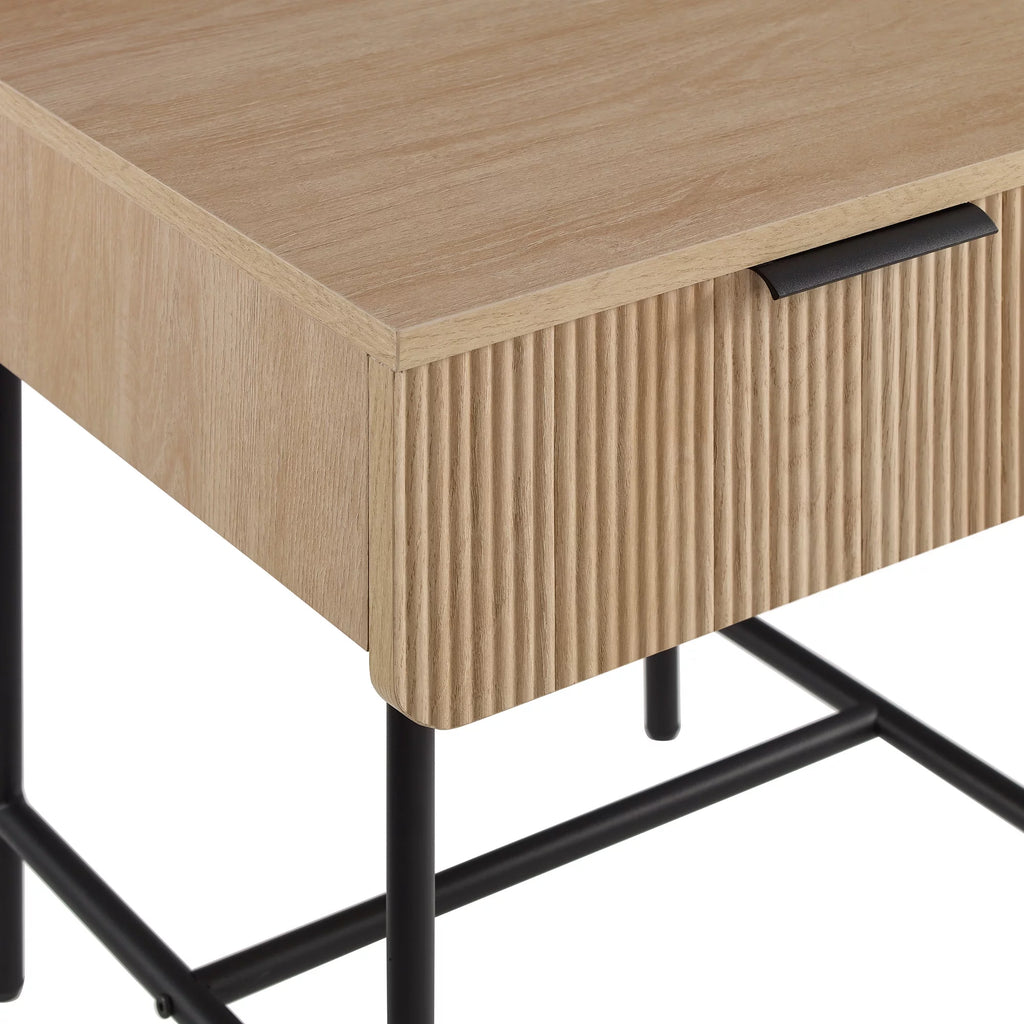 18.5" Reeded 1-Drawer Side Table J111