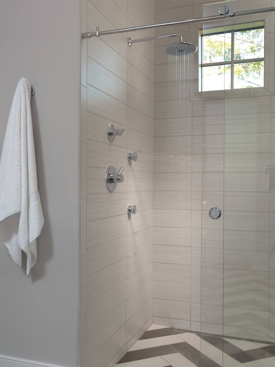 Polished Brass Single-Setting Shower Head E22524