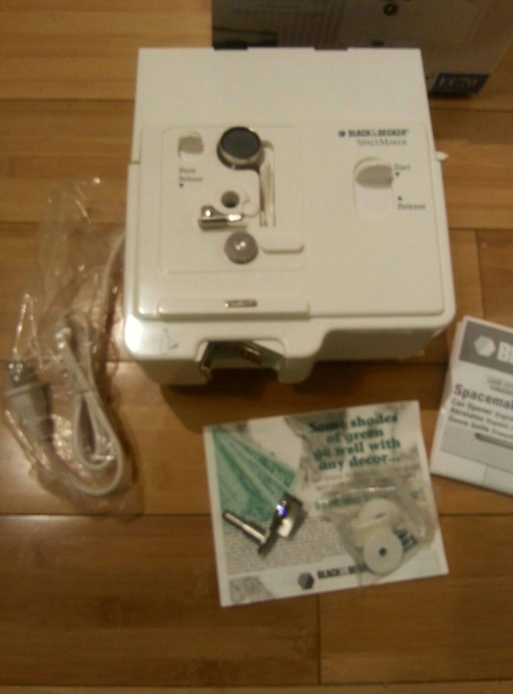 Under Cabinet Electric Can Opener S688871