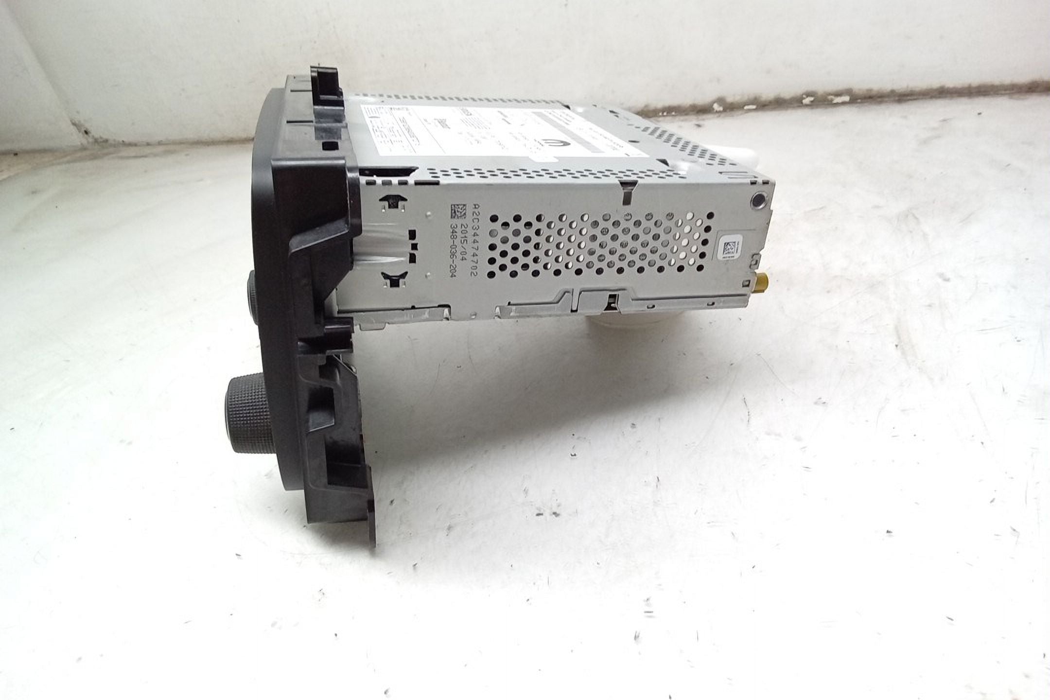 Pre-Owned 15 2015 Jeep Renegade Radio Receiver Display 5.0 Touchscreen OEM C635