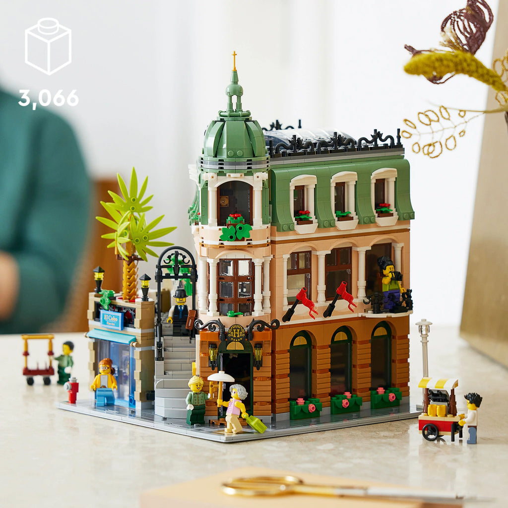 Boutique Hotel Modular Building Model Kit D240