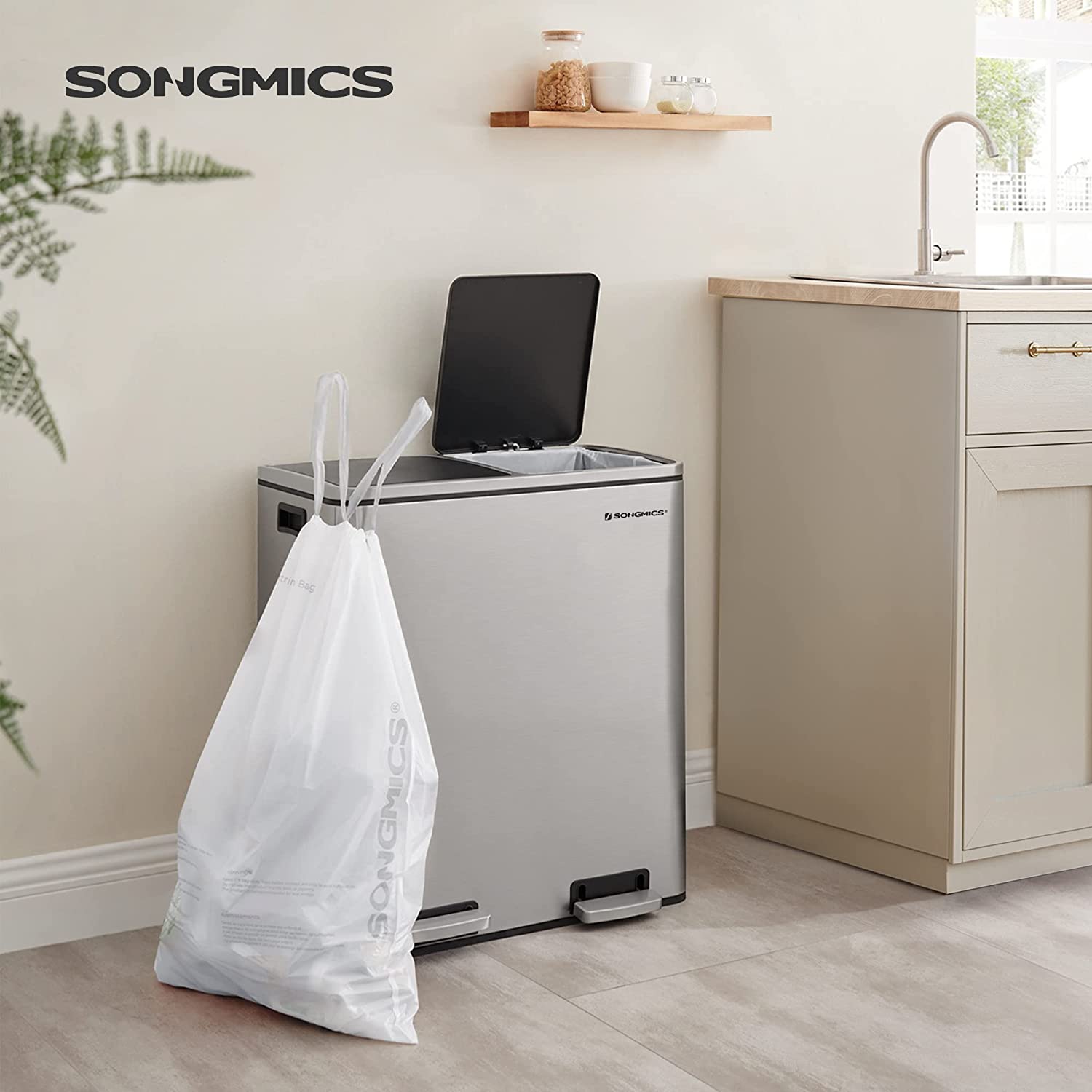 8.5 Gal White Drawstring Trash Bags C62062