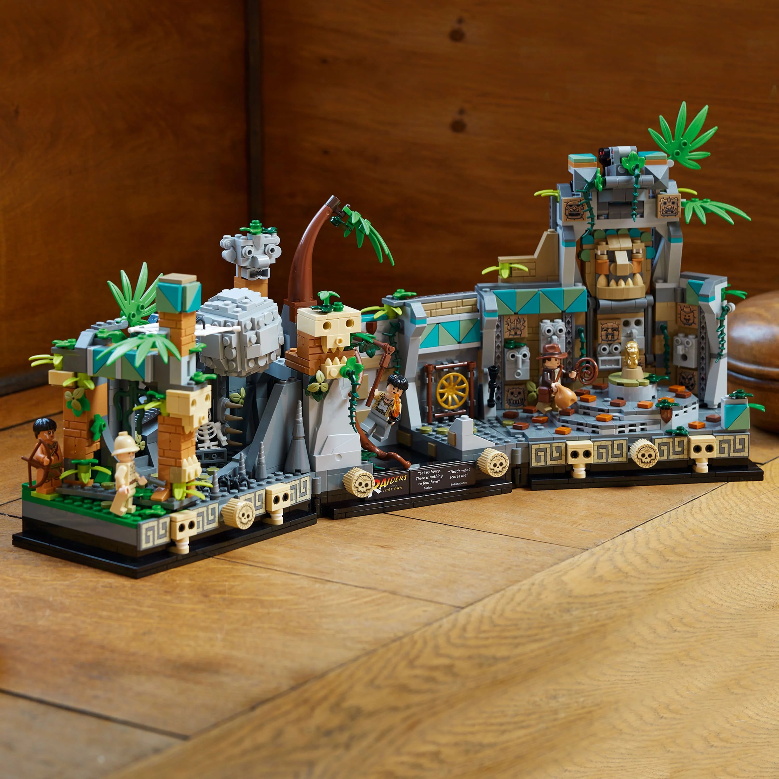 LEGO Indiana Jones Temple of the Golden Idol 77015 Building Project, includes 4 minifigures X587