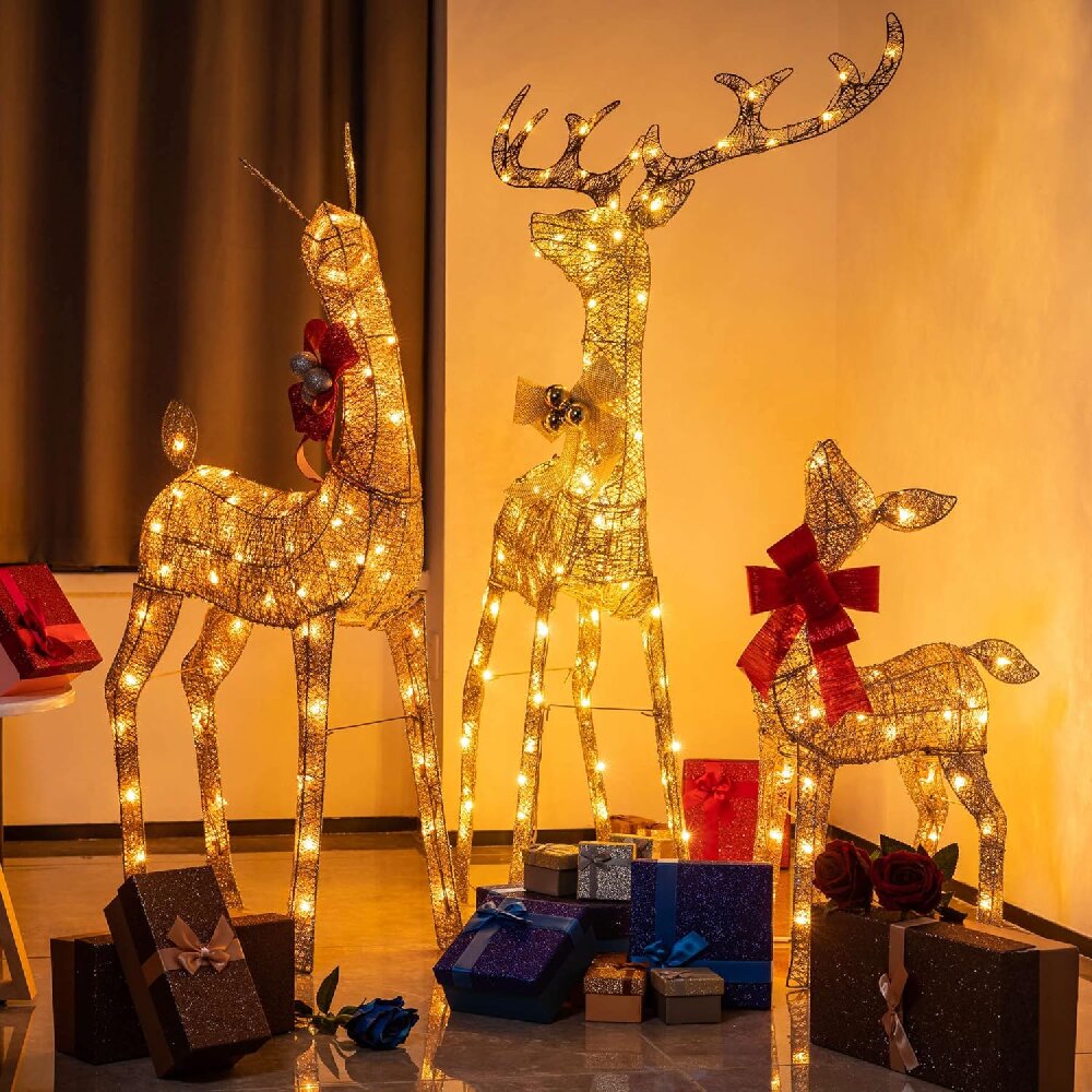 7.5ft Pre-Lit Artificial Christmas Tree with 1000 Clear Incandescent Lights D78056