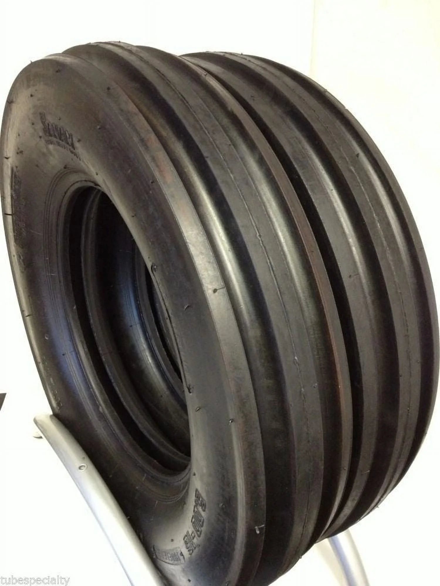 Two 750-16 Heavy Duty Tractor Tires with Tubes T809