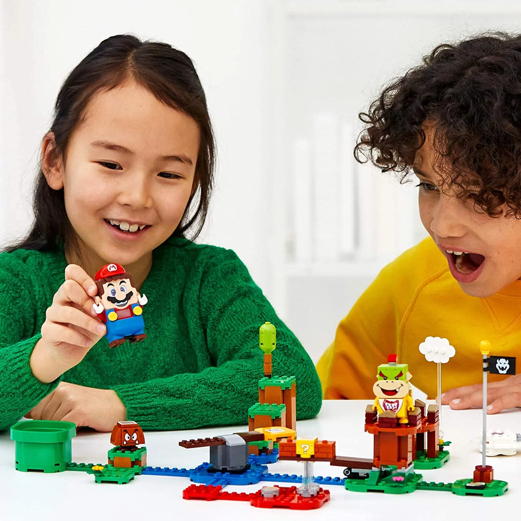 Super Mario Adventures with Mario Starter Course Building Kit, Interactive Set Featuring Mario, Bowser Jr. and Goomba Figures (231 Pieces) L934267