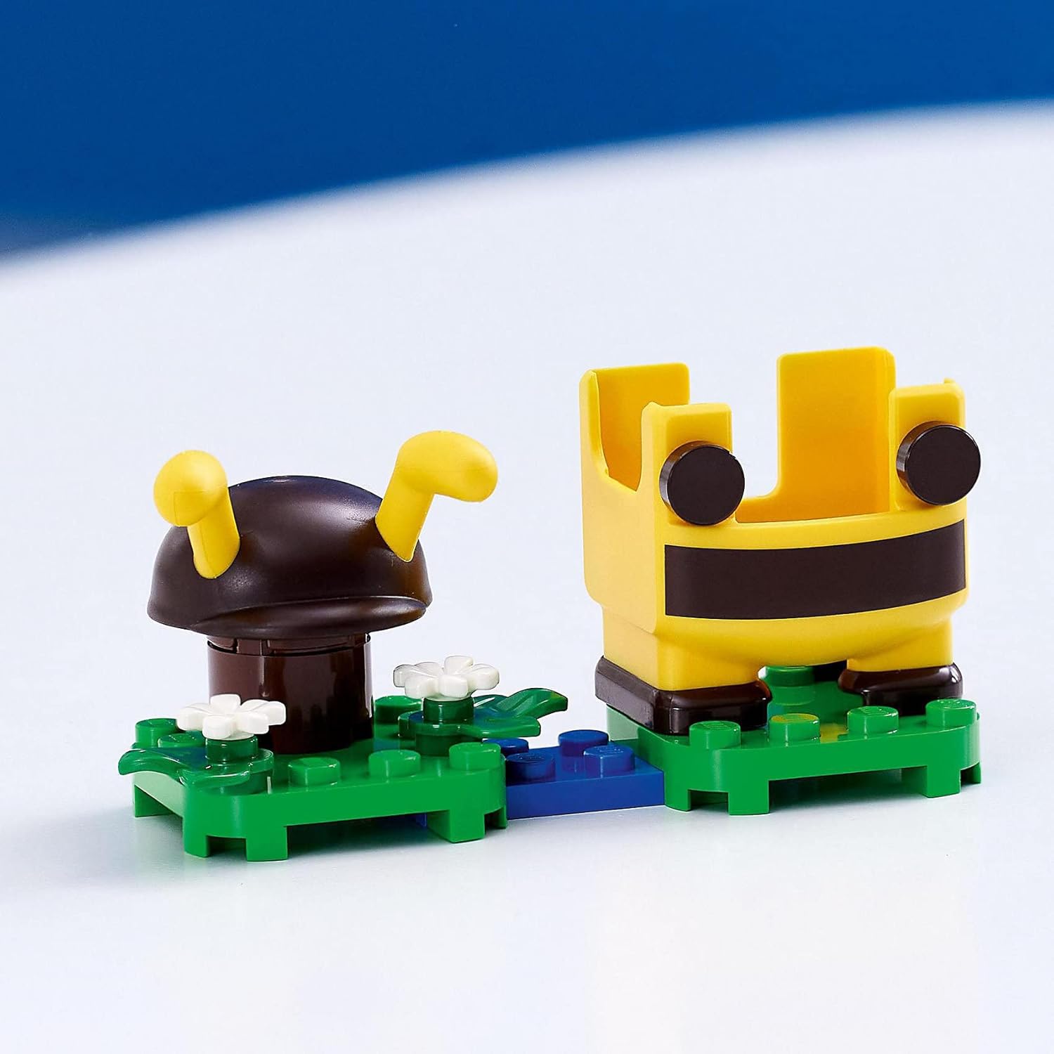 Bee Mario Power-Up Pack Building Kit (13 Pieces) C15069
